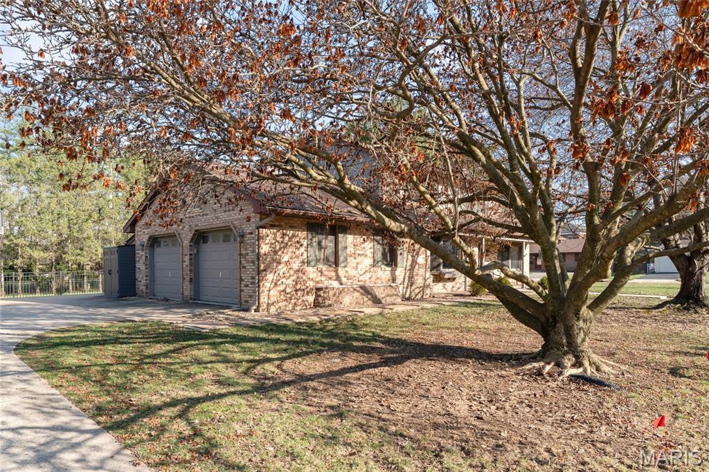 2 Lindenleaf Lane Belleville, IL 62223 - Photo 6 of 50