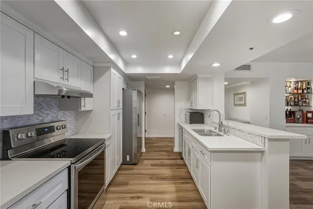 $879,000 | 345 Pioneer Drive, Unit 501, Glendale, CA 91203