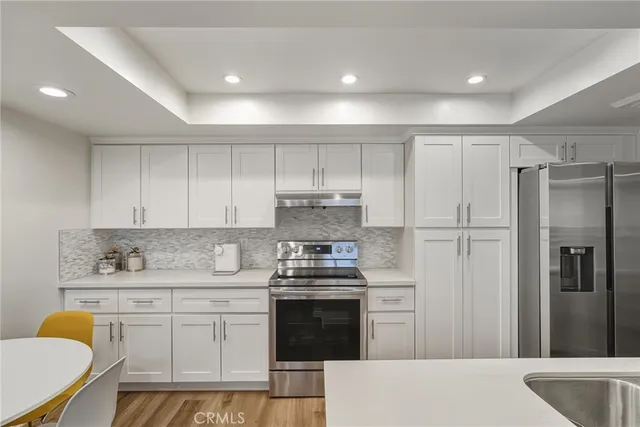 $879,000 | 345 Pioneer Drive, Unit 501, Glendale, CA 91203