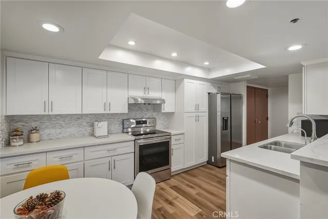 $879,000 | 345 Pioneer Drive, Unit 501, Glendale, CA 91203