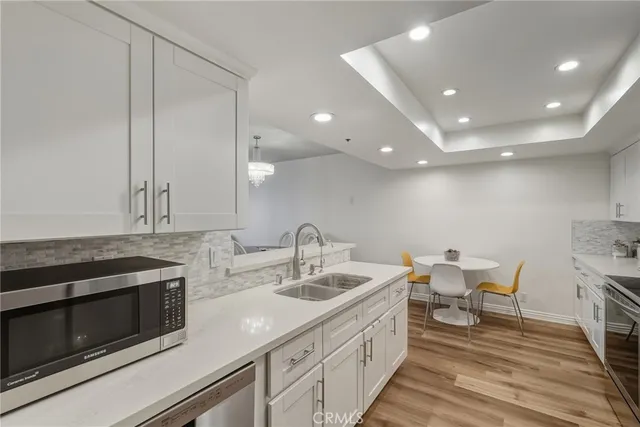 $879,000 | 345 Pioneer Drive, Unit 501, Glendale, CA 91203