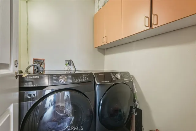 $879,000 | 345 Pioneer Drive, Unit 501, Glendale, CA 91203