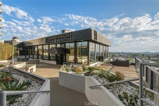 $879,000 | 345 Pioneer Drive, Unit 501, Glendale, CA 91203