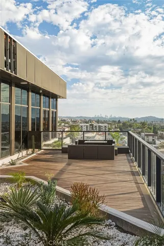 $879,000 | 345 Pioneer Drive, Unit 501, Glendale, CA 91203