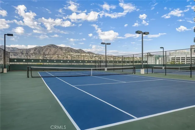 $879,000 | 345 Pioneer Drive, Unit 501, Glendale, CA 91203