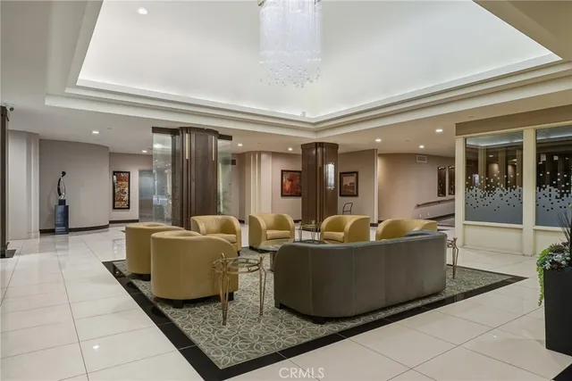 $879,000 | 345 Pioneer Drive, Unit 501, Glendale, CA 91203