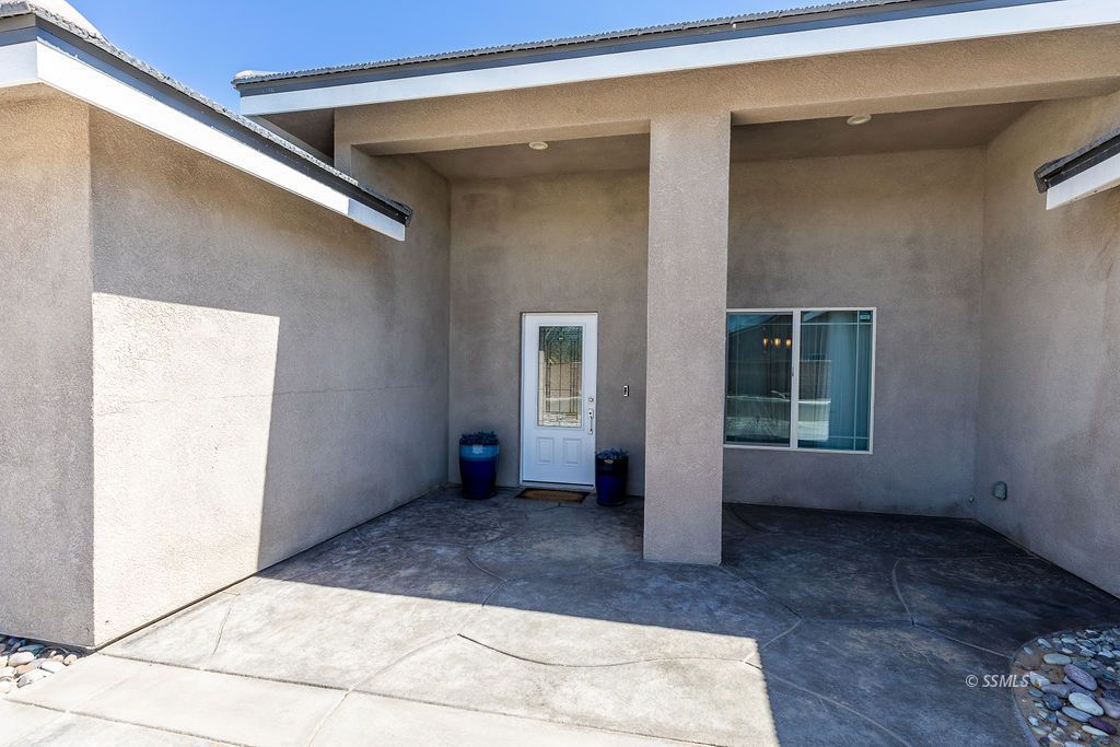 1030 Arroyo Street Ridgecrest, CA 93555 - Photo 6 of 49 a view of an empty room