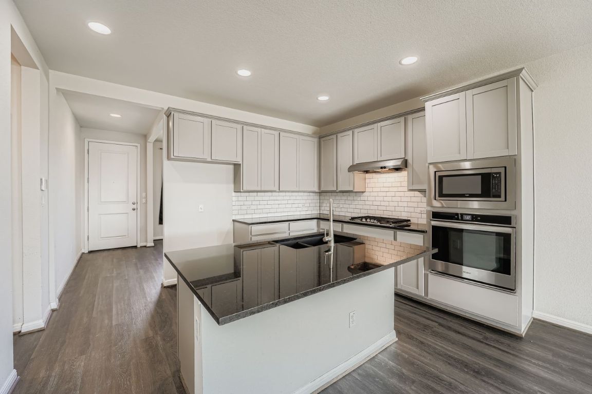 209 Watercourse Way Bastrop, TX 78602 - Photo 11 of 29