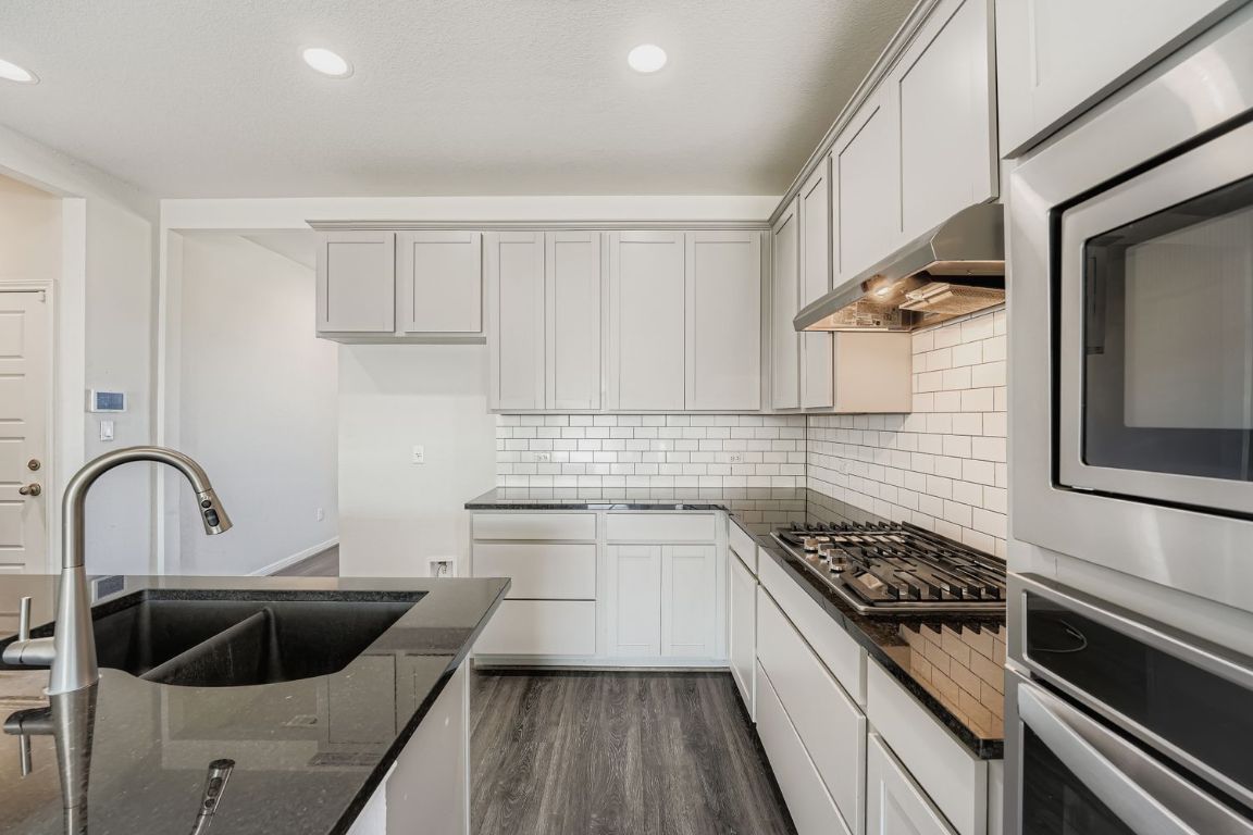 209 Watercourse Way Bastrop, TX 78602 - Photo 13 of 29