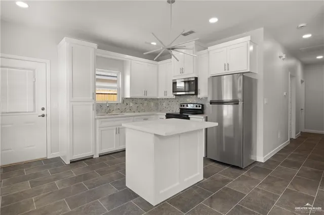 $1,300 | 1704 West Violet Drive, Unit 1, Pharr, TX 78577