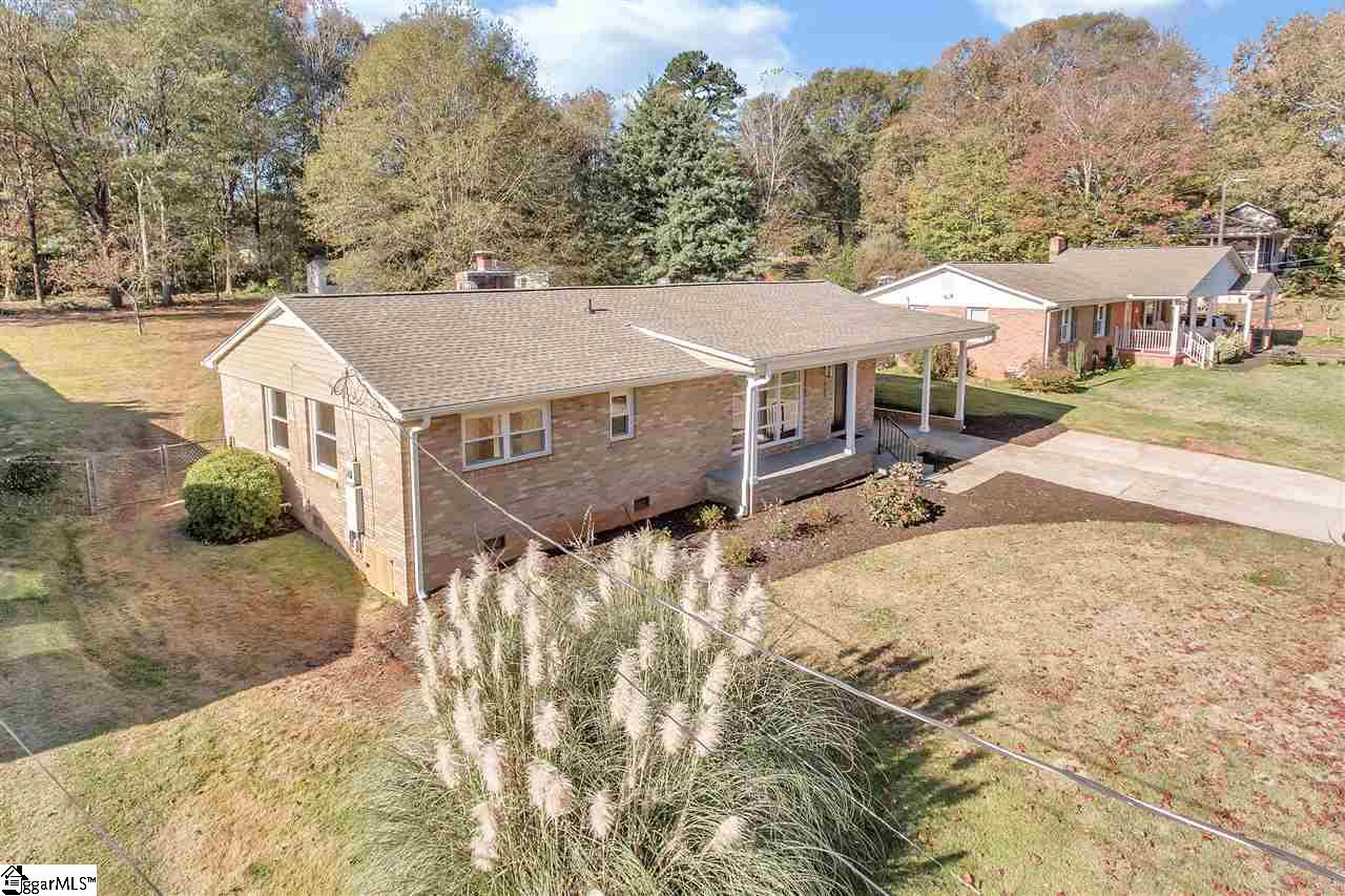 129 Duncan Chapel Road Greenville, SC 29617 - Photo 3 of 31 Gallery Image 3
