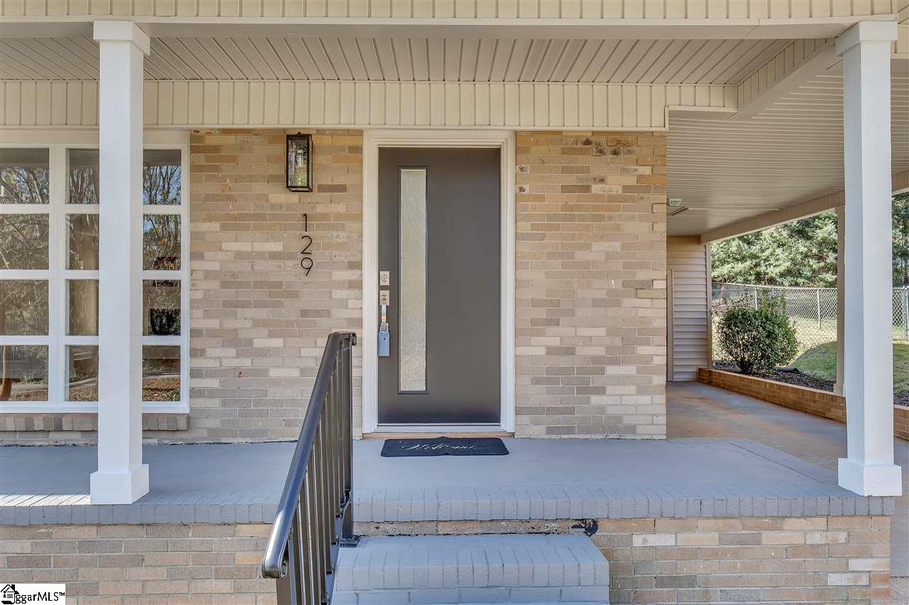 129 Duncan Chapel Road Greenville, SC 29617 - Photo 4 of 31 Gallery Image 4