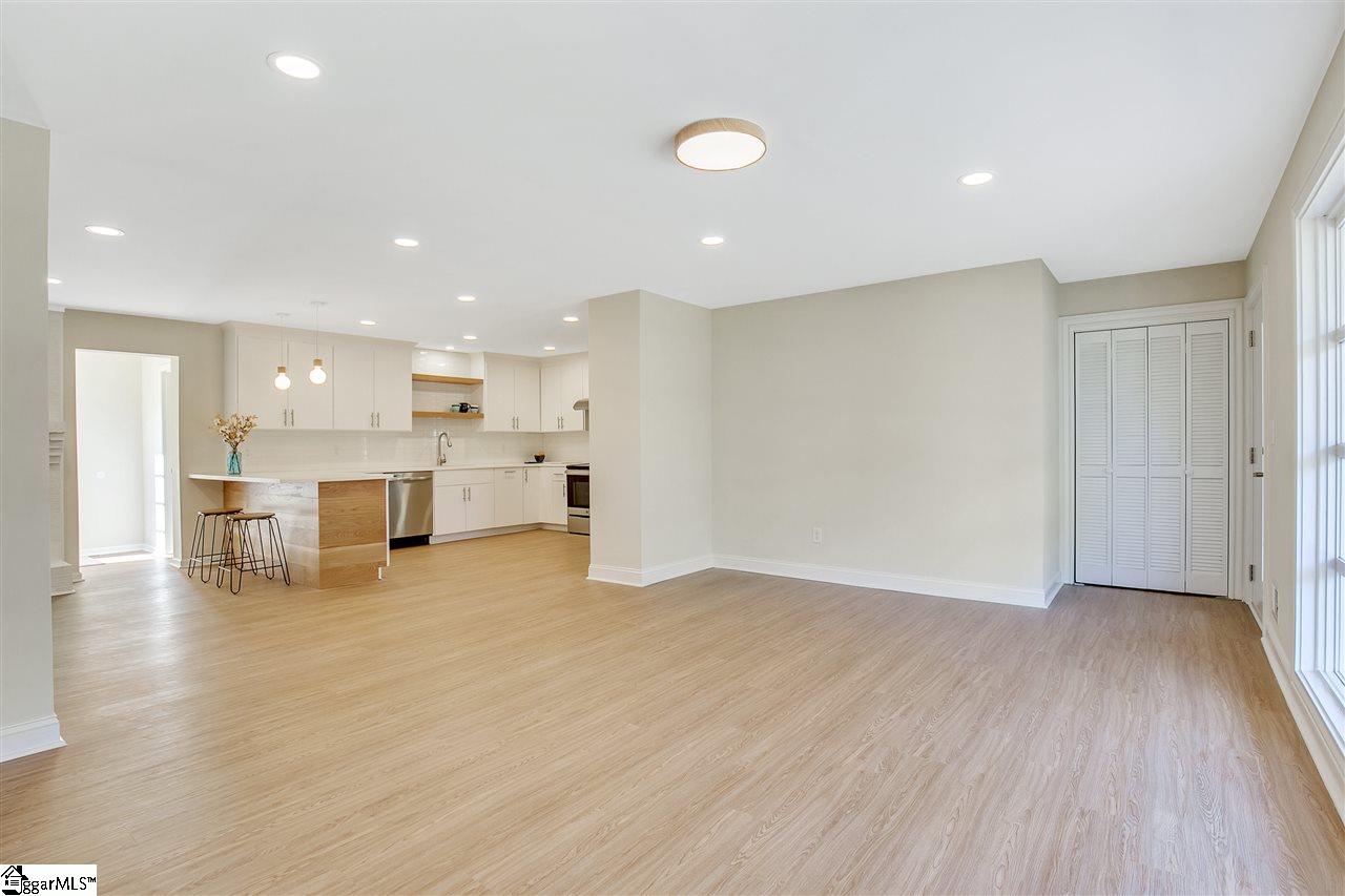 129 Duncan Chapel Road Greenville, SC 29617 - Photo 6 of 31 Gallery Image 6