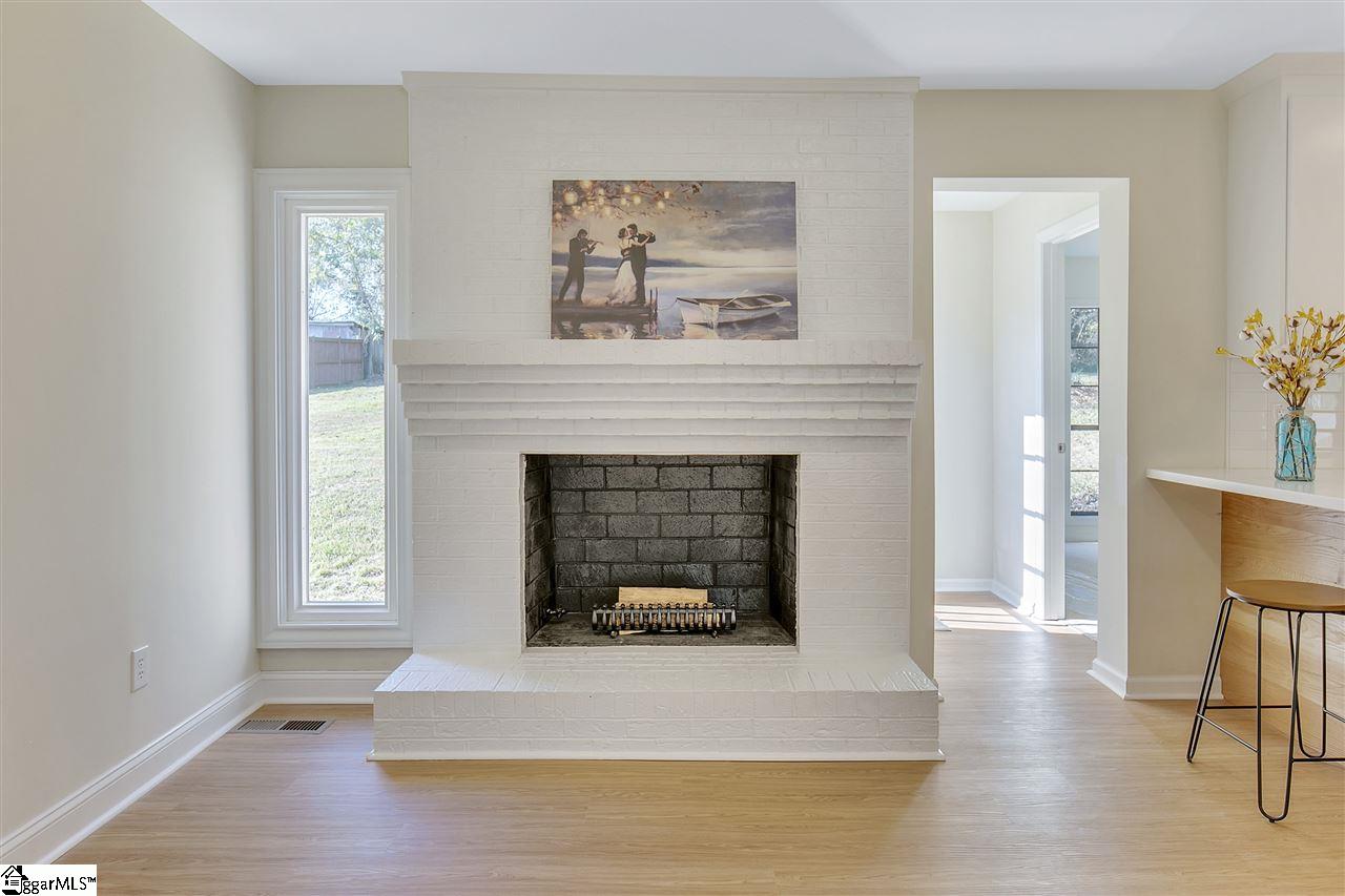 129 Duncan Chapel Road Greenville, SC 29617 - Photo 8 of 31 Gallery Image 8