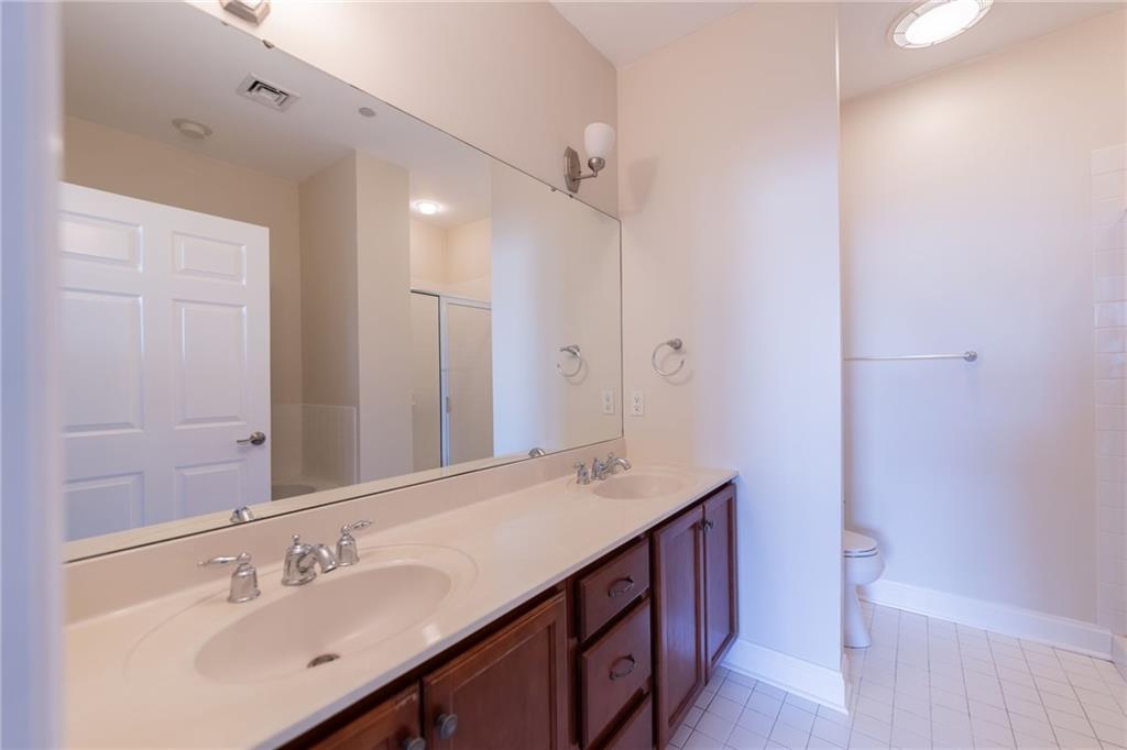 5859 Beacon Street, Unit 2003 Pittsburgh, PA 15217 - Photo 23 of 42 Primary En-Suite