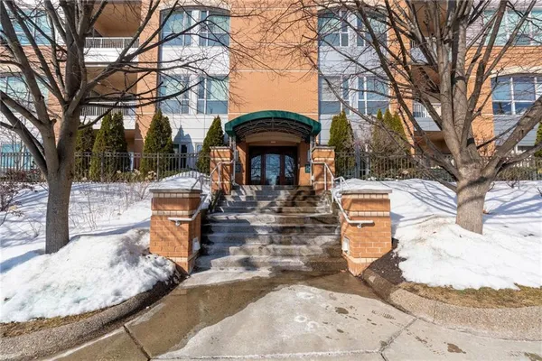 $705,000 | 5859 Beacon Street, Unit 2003, Pittsburgh, PA 15217