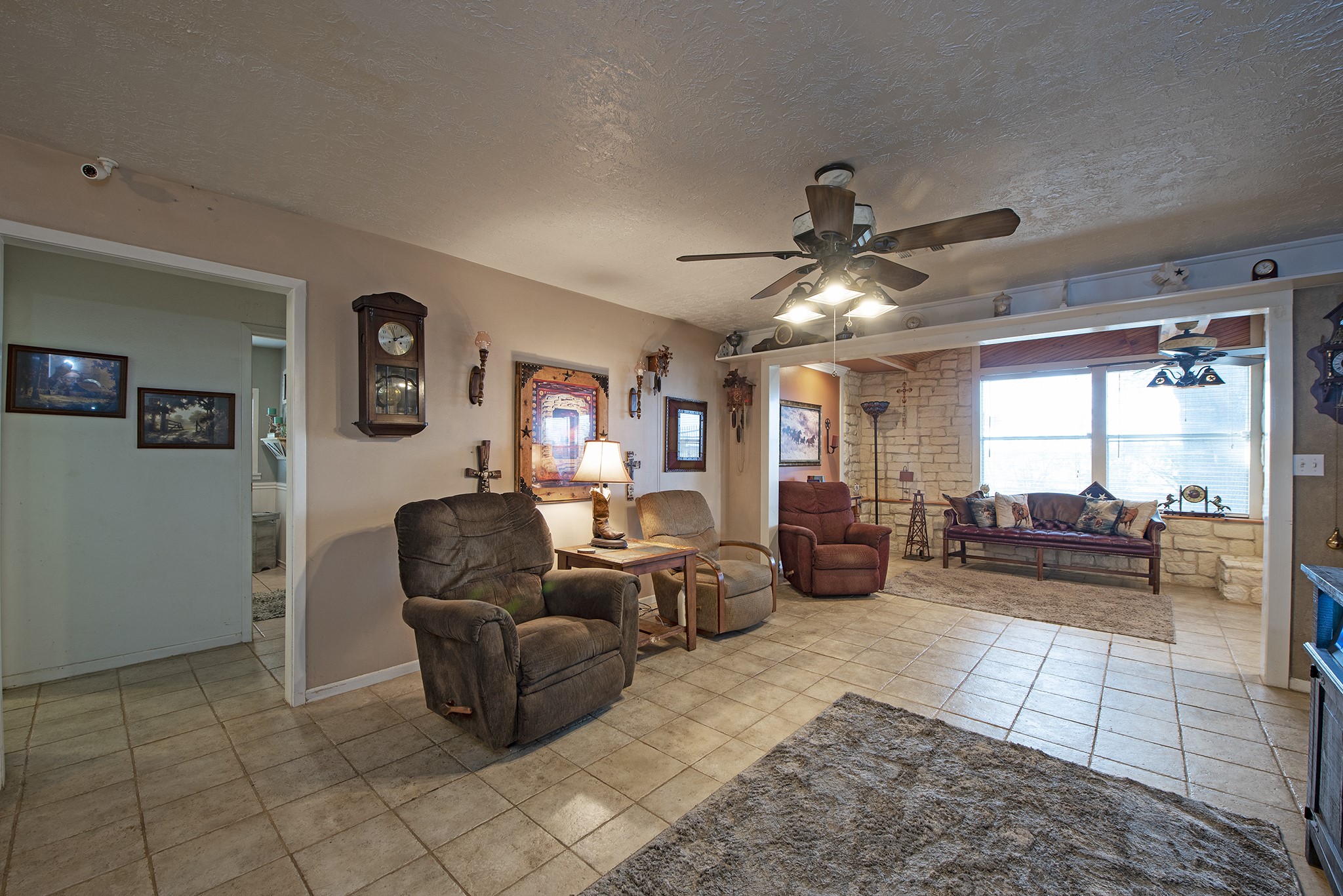 22234 Castle Road Waller, TX 77484 - Photo 19 of 50 a living room with furniture