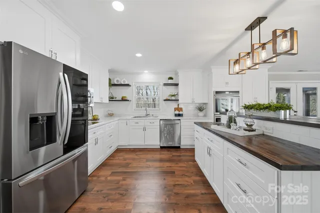 $450,000 | 315 Skyline Road, Hickory, NC 28601