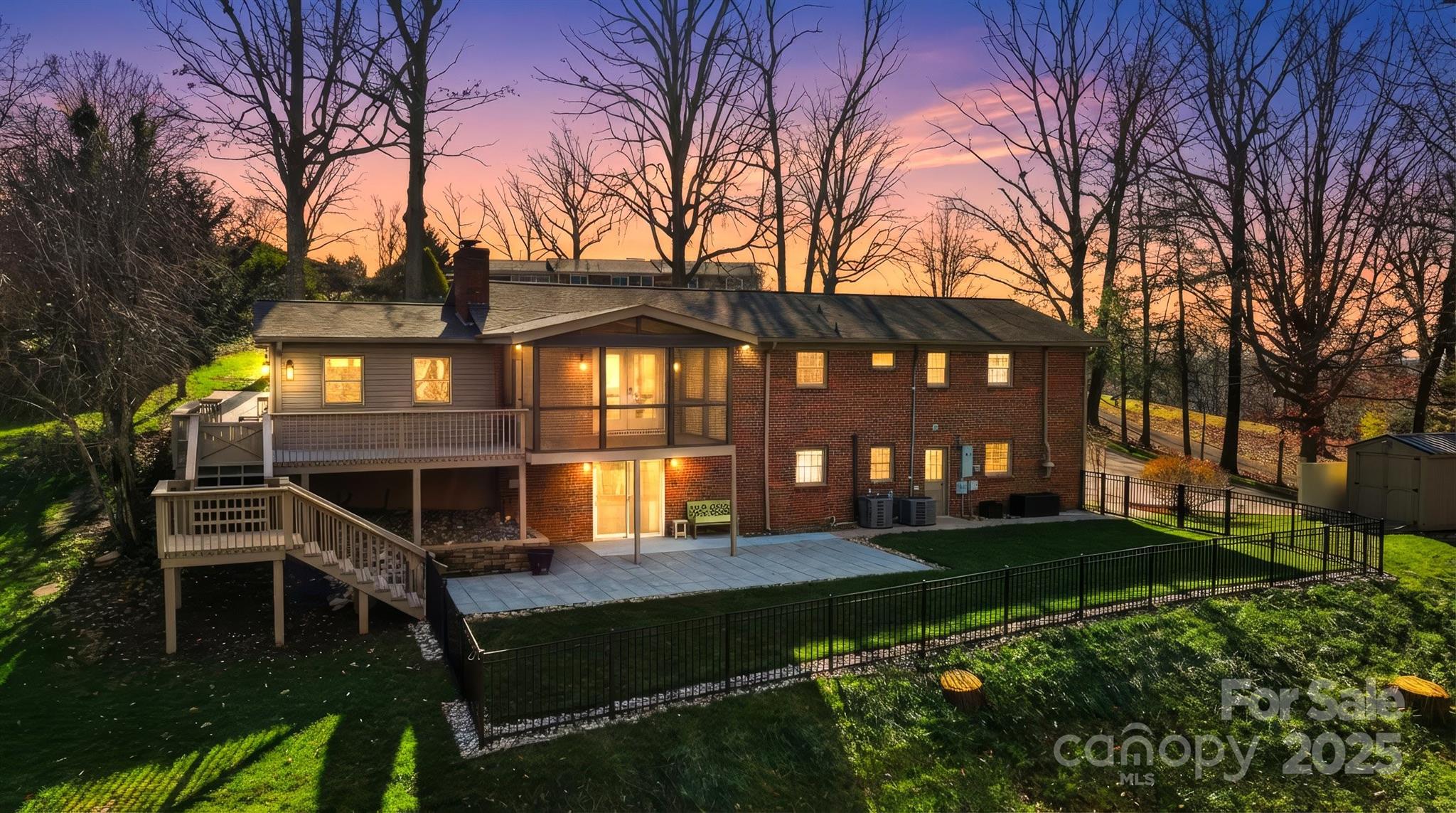 315 Skyline Road Hickory, NC 28601 - Photo 2 of 48 front view of house with a yard