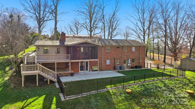 $450,000 | 315 Skyline Road, Hickory, NC 28601