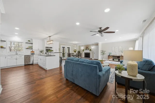 $450,000 | 315 Skyline Road, Hickory, NC 28601