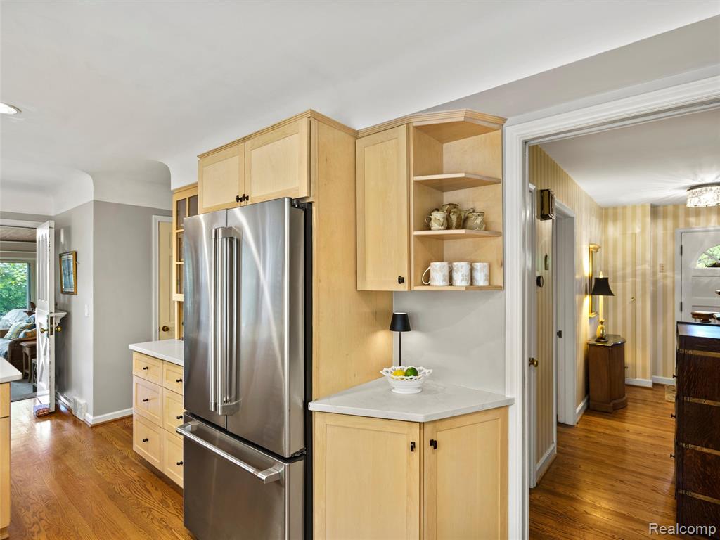 683 Lincoln Road Grosse Pointe, MI 48230 - Photo 18 of 54