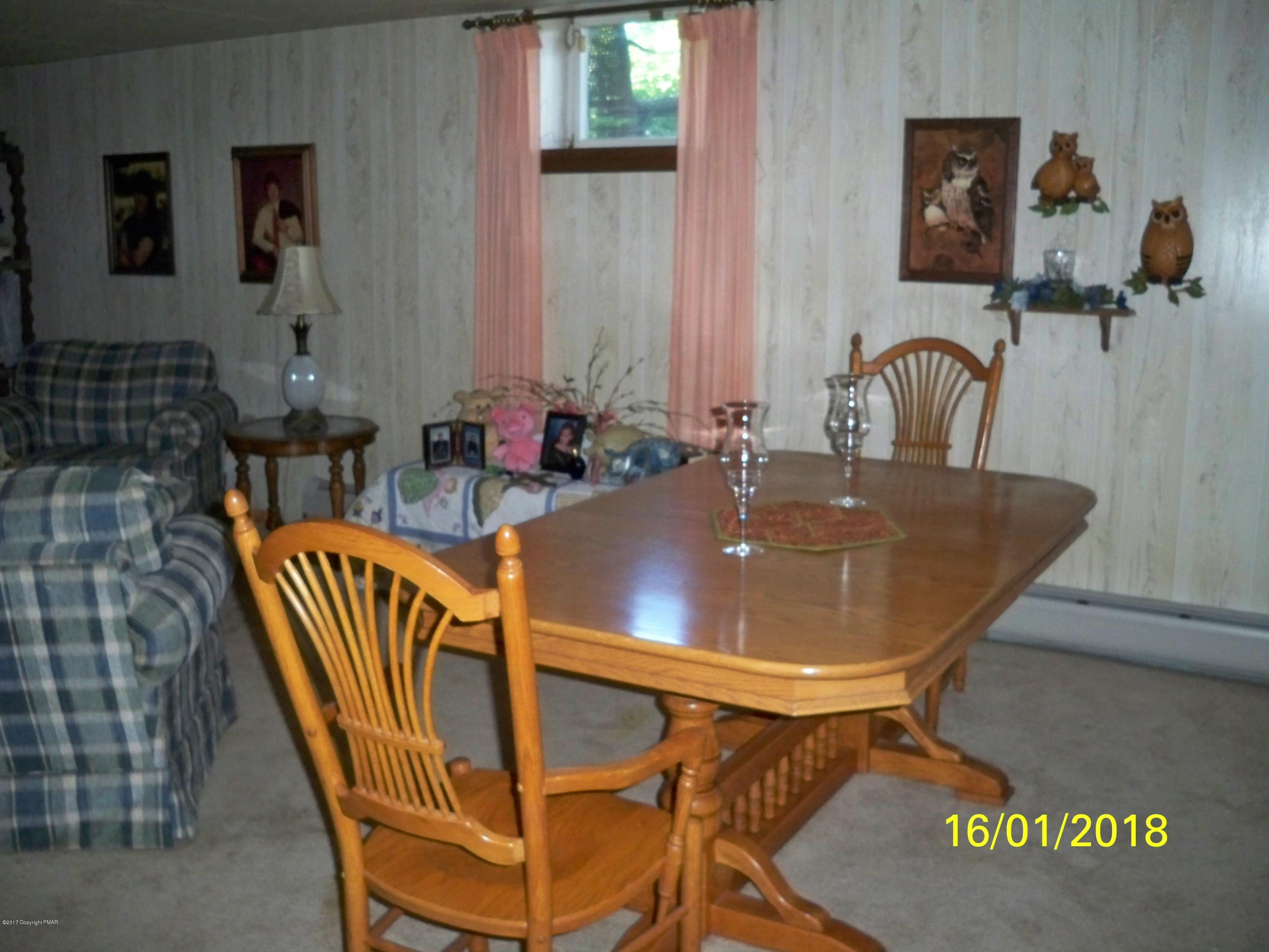 173 Doll Road Stroudsburg, PA 18360 - Photo 17 of 46 Family Room