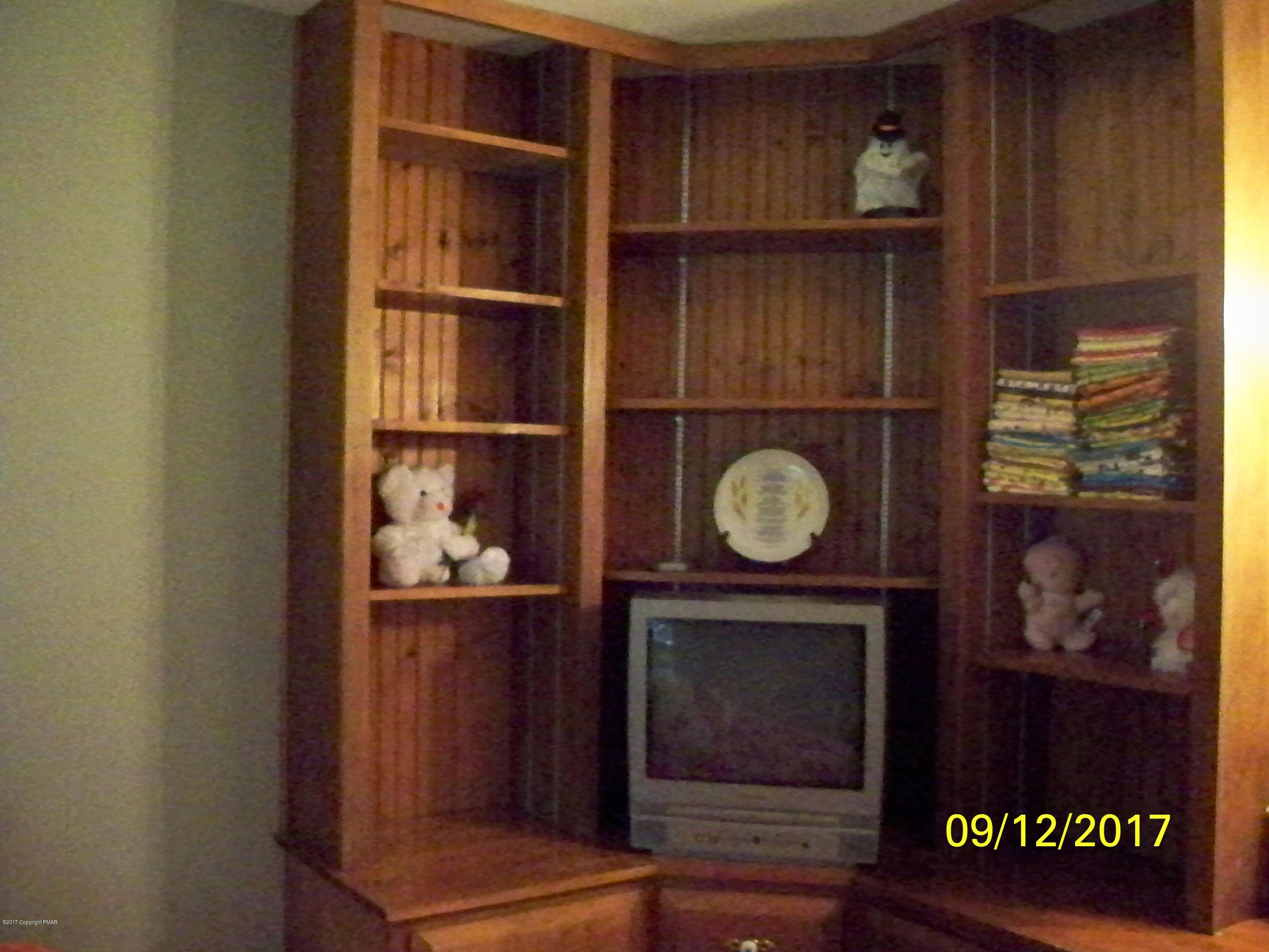 173 Doll Road Stroudsburg, PA 18360 - Photo 24 of 46 Bedroom 1