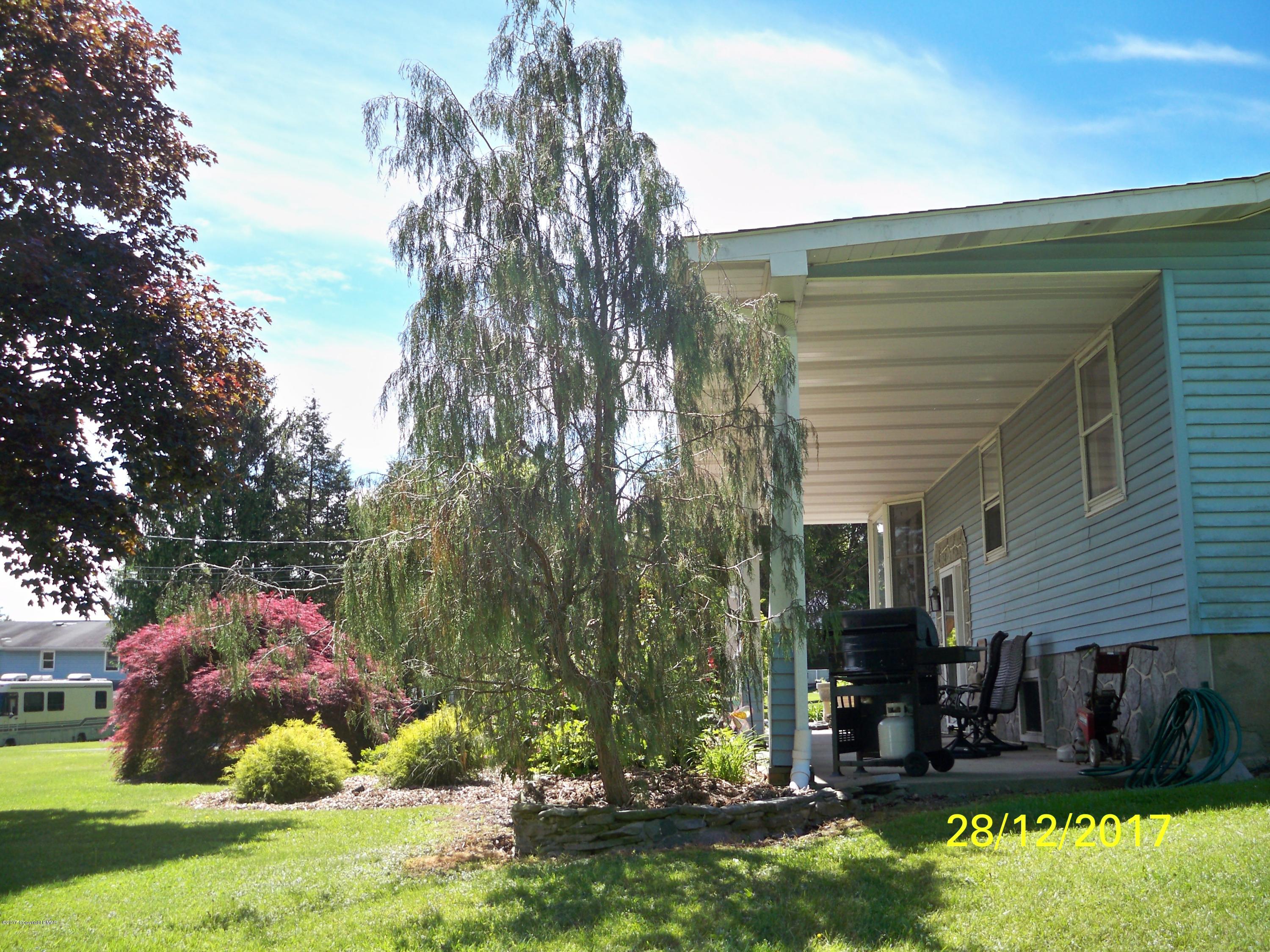 173 Doll Road Stroudsburg, PA 18360 - Photo 4 of 46 Side View