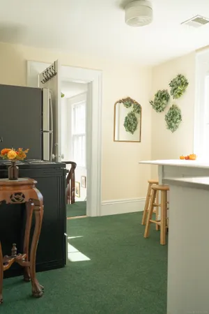 $1,750 | 2239 Main Street, Glastonbury, CT 06033