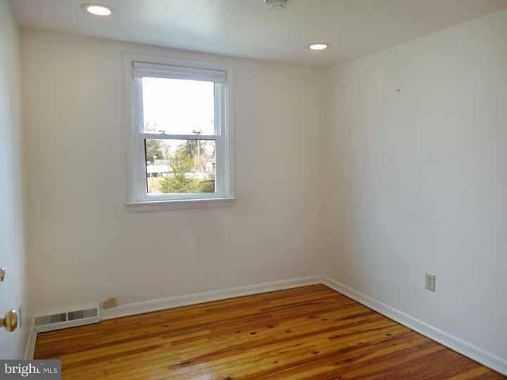 121 Midland Road Newtown, PA 18940 - Photo 14 of 24 Bedroom 3