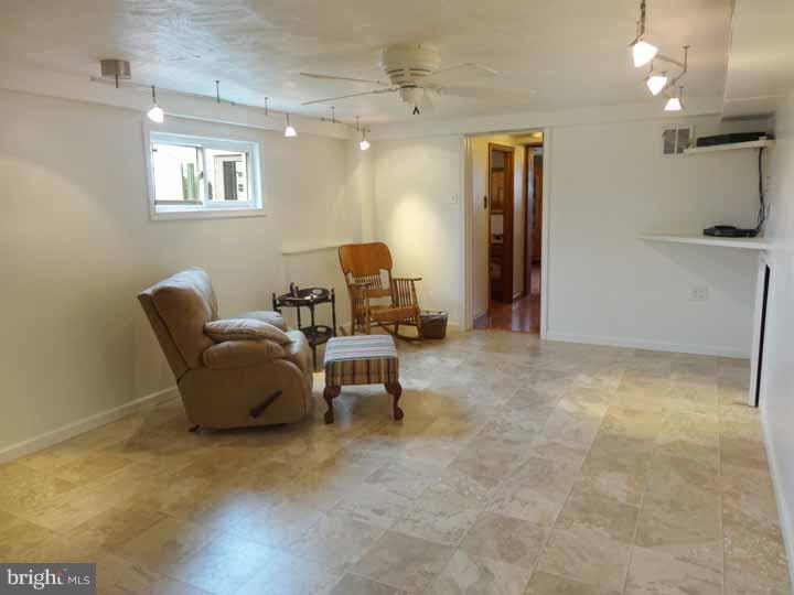 121 Midland Road Newtown, PA 18940 - Photo 20 of 24 Family Room