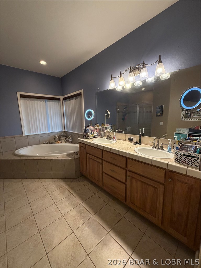 184 State Park Road Brumley, MO 65017 - Photo 30 of 99 Primary Suite Bathroom
