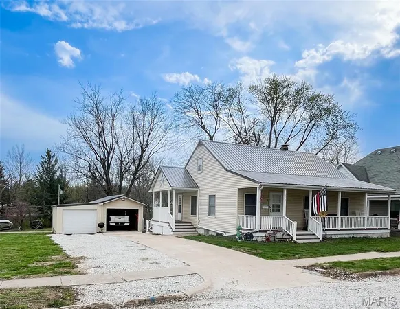 $159,500 | 205 Ruby Street, Paris, MO 65275