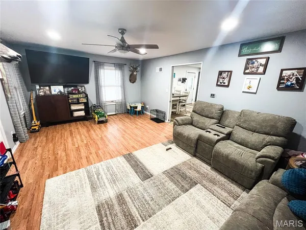 $164,500 | 205 Ruby Street, Paris, MO 65275