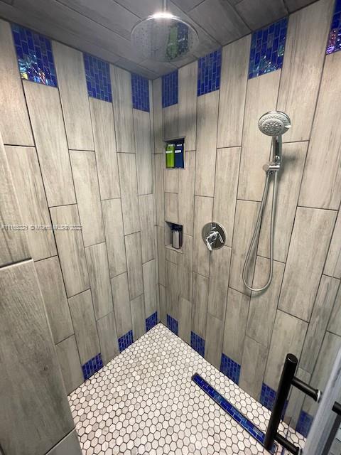 3 Sunset Lane Lauderdale-by-the-Sea, FL 33062 - Photo 15 of 36 a bathroom with a shower