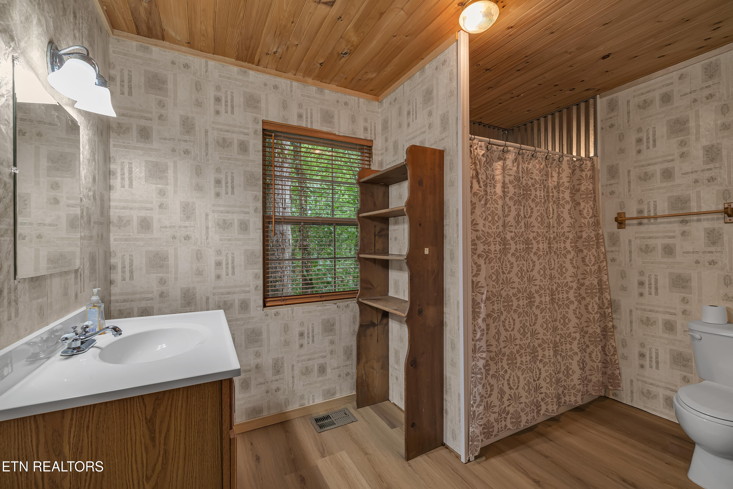 3602 Locust Ridge Road Pigeon Forge, TN 37876 - Photo 12 of 16 3602 Locust Ridge Rd-112