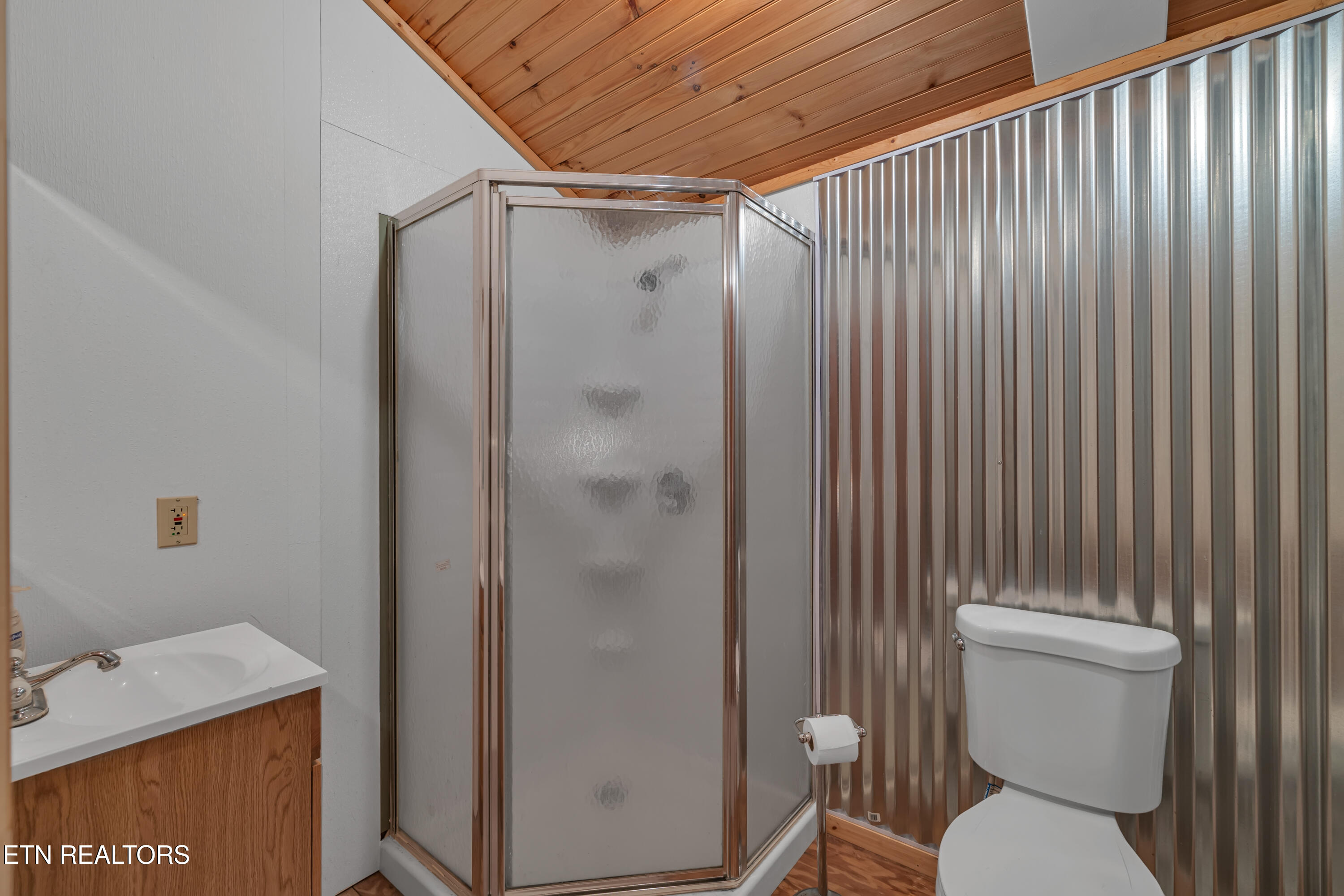 3602 Locust Ridge Road Pigeon Forge, TN 37876 - Photo 9 of 16 3602 Locust Ridge Rd-116