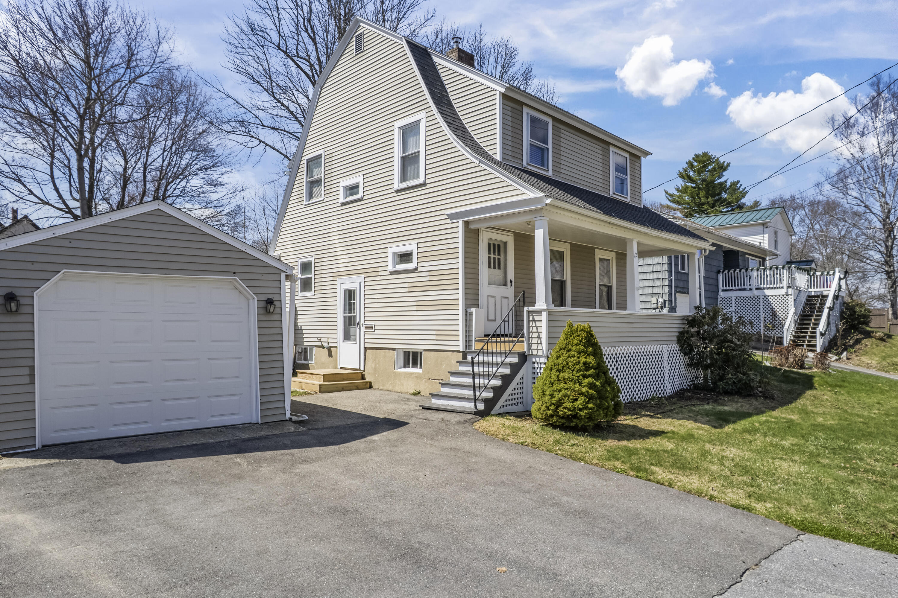 42 Murray Street Augusta, ME 04330 - Photo 2 of 41 42 Murray St_104