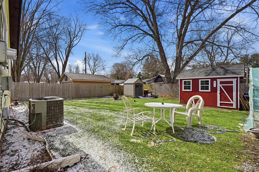 433 Haze Pinckney, MI 48169 - Photo 15 of 20 Gallery Image 15