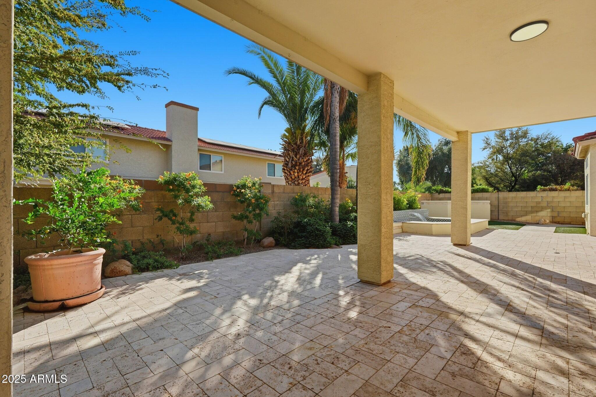 11415 North 44th Street Phoenix, AZ 85028 - Photo 49 of 56 a view of a back yard of the house