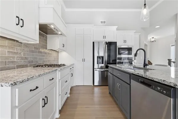 $525,000 | 15449 West 173rd Street, Olathe, KS 66062