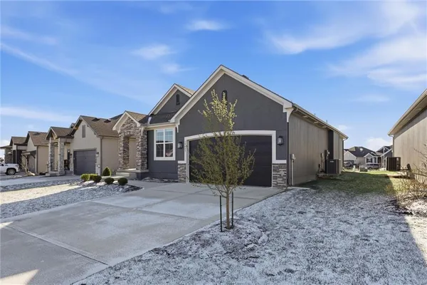 $525,000 | 15449 West 173rd Street, Olathe, KS 66062