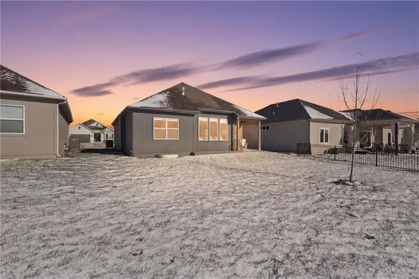 $525,000 | 15449 West 173rd Street, Olathe, KS 66062