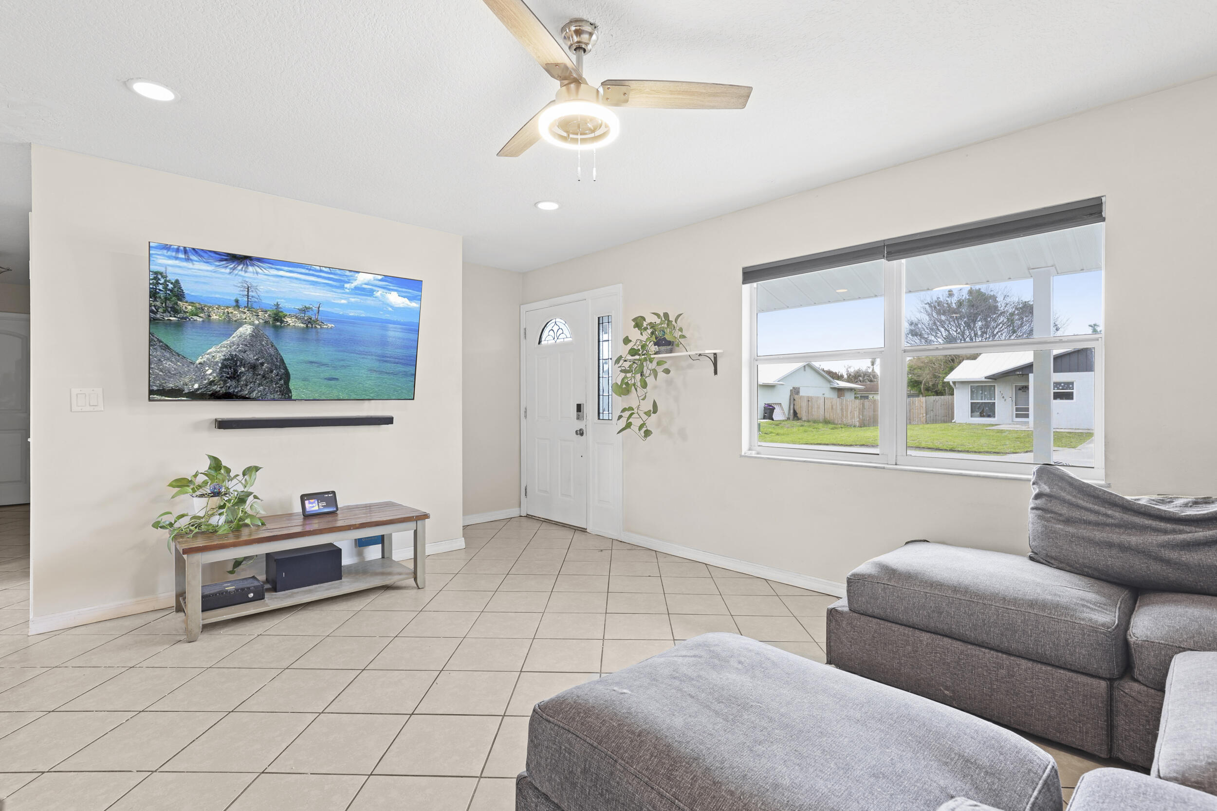 1741 Southeast Jackson Street Stuart, FL 34997 - Photo 6 of 35 8_0o1a5145