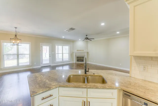 $429,000 | 770 Bouldercrest Drive, Southaven, MS 38672