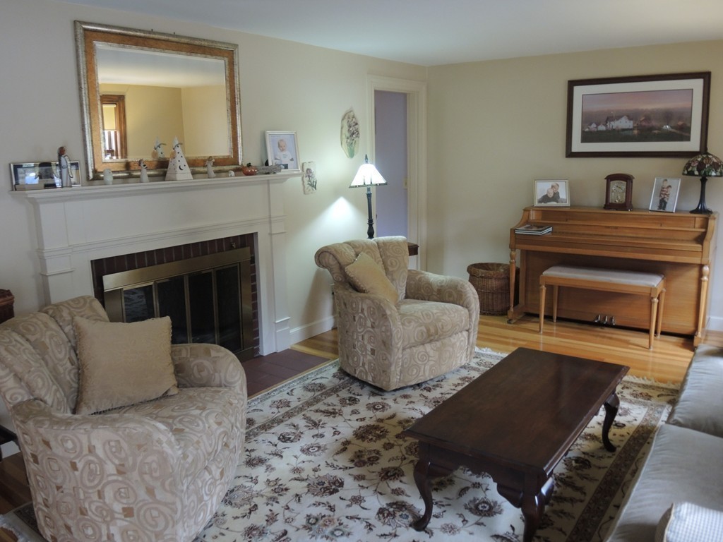 114 Richdale Road Needham, MA 02494 - Photo 4 of 25