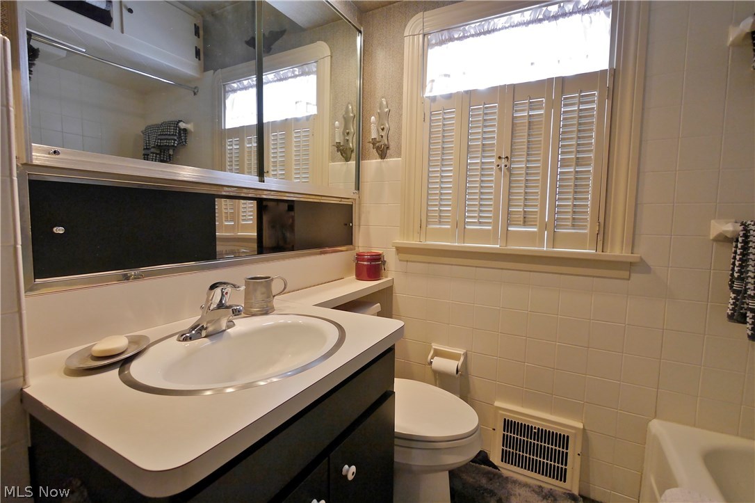 23456 Center Ridge Road Westlake, OH 44145 - Photo 20 of 34 Gallery Image 20