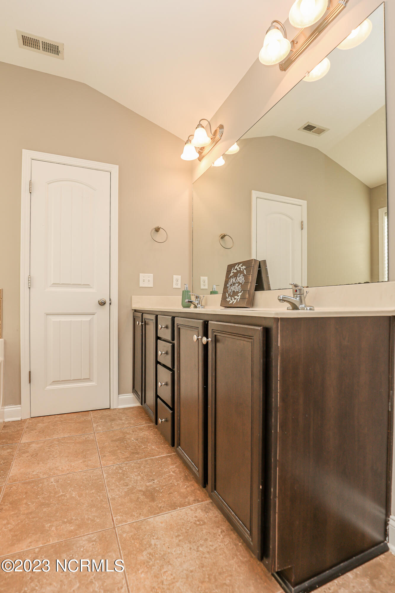 404 Peppermint Drive Hubert, NC 28539 - Photo 37 of 41 Master Bathroom
