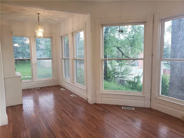 $200,000 | 605 Hall Street, St. Joseph, MO 64501